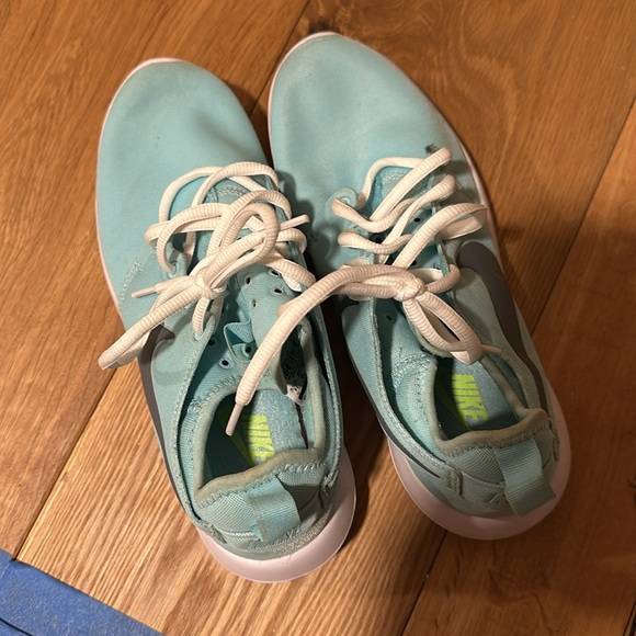 Nike ROSHE running shoes - Picture 2 of 4